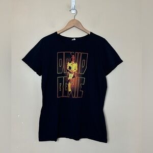 DAVID BOWIE - T-shirt - pit to pit is 22" - fits ladies L